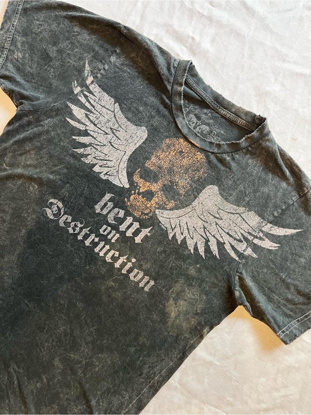 grunge distressed skull wings tee indie sleaze faded y2k inspired